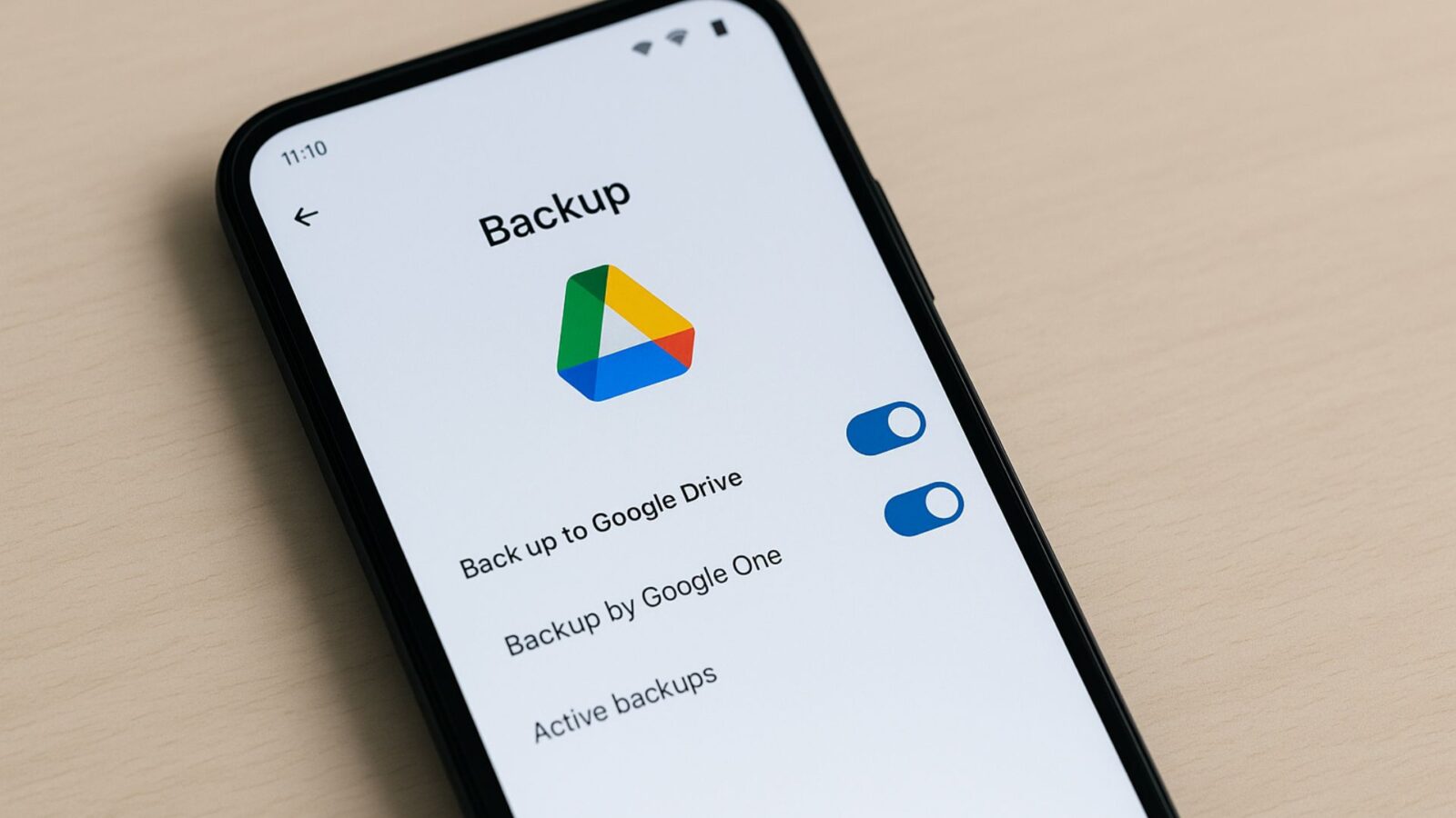 Celular com o google drive aberto